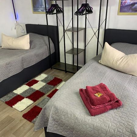 Best-Preis -Gold Suite- Mit Netflix, Self-Check-In, Ebike Ladestation, Fahrradraum, Wlan, Netflix Und Massagesessel - Direkt Am Elberadweg Im Herzen Von Wittenberge Luaran gambar