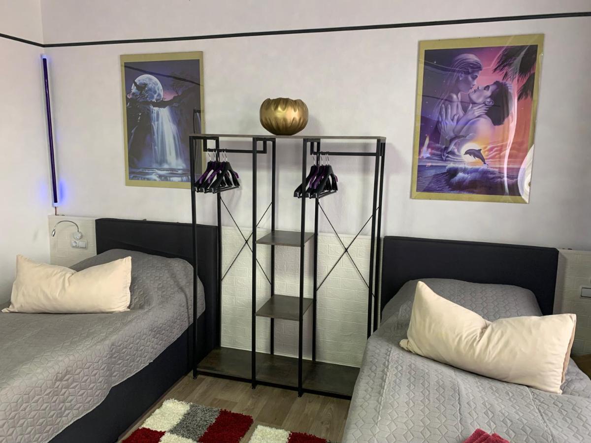 Best-Preis -Gold Suite- Mit Netflix, Self-Check-In, Ebike Ladestation, Fahrradraum, Wlan, Netflix Und Massagesessel - Direkt Am Elberadweg Im Herzen Von Wittenberge Luaran gambar
