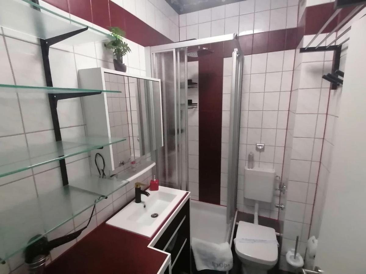 Best-Preis -Gold Suite- Mit Netflix, Self-Check-In, Ebike Ladestation, Fahrradraum, Wlan, Netflix Und Massagesessel - Direkt Am Elberadweg Im Herzen Von Wittenberge Luaran gambar