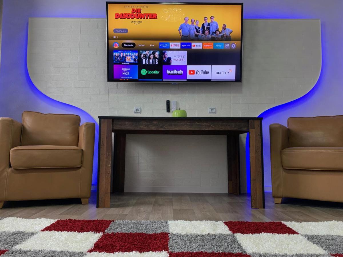 Best-Preis -Gold Suite- Mit Netflix, Self-Check-In, Ebike Ladestation, Fahrradraum, Wlan, Netflix Und Massagesessel - Direkt Am Elberadweg Im Herzen Von Wittenberge Luaran gambar