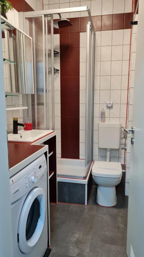 Best-Preis -Gold Suite- Mit Netflix, Self-Check-In, Ebike Ladestation, Fahrradraum, Wlan, Netflix Und Massagesessel - Direkt Am Elberadweg Im Herzen Von Wittenberge Luaran gambar
