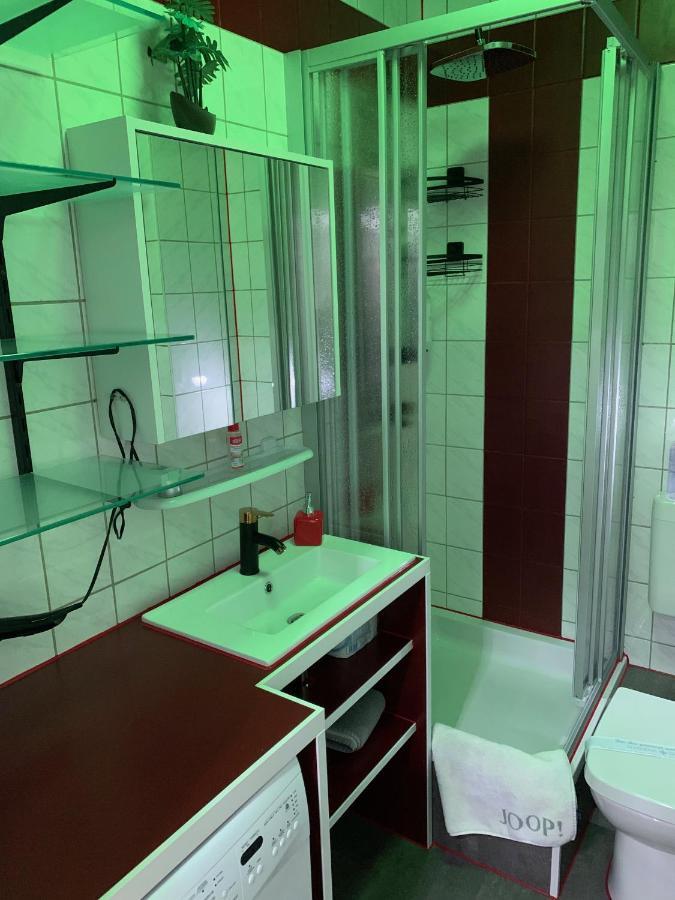 Best-Preis -Gold Suite- Mit Netflix, Self-Check-In, Ebike Ladestation, Fahrradraum, Wlan, Netflix Und Massagesessel - Direkt Am Elberadweg Im Herzen Von Wittenberge Luaran gambar