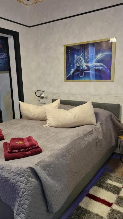 Best-Preis -Gold Suite- Mit Netflix, Self-Check-In, Ebike Ladestation, Fahrradraum, Wlan, Netflix Und Massagesessel - Direkt Am Elberadweg Im Herzen Von Wittenberge Luaran gambar