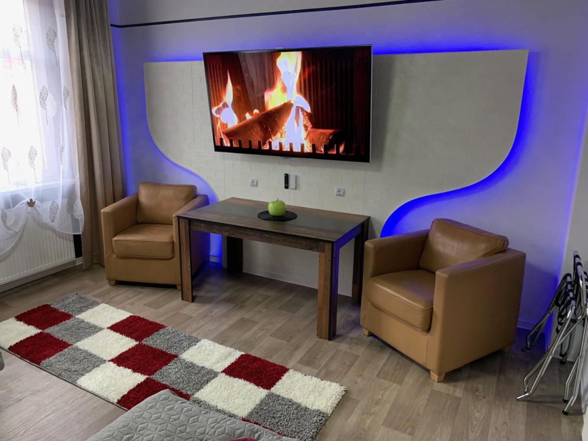 Best-Preis -Gold Suite- Mit Netflix, Self-Check-In, Ebike Ladestation, Fahrradraum, Wlan, Netflix Und Massagesessel - Direkt Am Elberadweg Im Herzen Von Wittenberge Luaran gambar