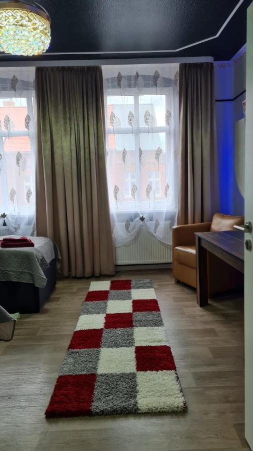 Best-Preis -Gold Suite- Mit Netflix, Self-Check-In, Ebike Ladestation, Fahrradraum, Wlan, Netflix Und Massagesessel - Direkt Am Elberadweg Im Herzen Von Wittenberge Luaran gambar