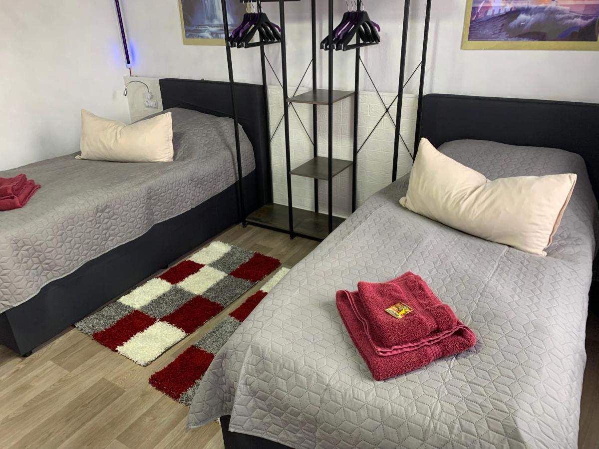 Best-Preis -Gold Suite- Mit Netflix, Self-Check-In, Ebike Ladestation, Fahrradraum, Wlan, Netflix Und Massagesessel - Direkt Am Elberadweg Im Herzen Von Wittenberge Luaran gambar