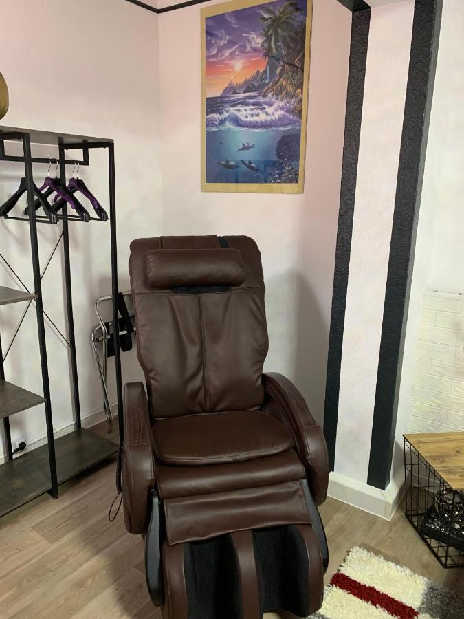 Best-Preis -Gold Suite- Mit Netflix, Self-Check-In, Ebike Ladestation, Fahrradraum, Wlan, Netflix Und Massagesessel - Direkt Am Elberadweg Im Herzen Von Wittenberge Luaran gambar